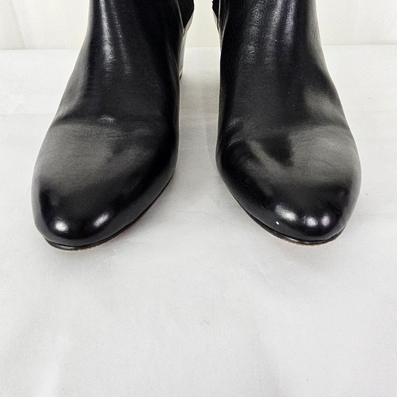 Vince Camuto Signature black leather ankle bootie metallic heel Size 7 - Picture 7 of 10